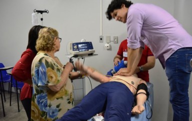 COOMEB realiza curso de ACLS